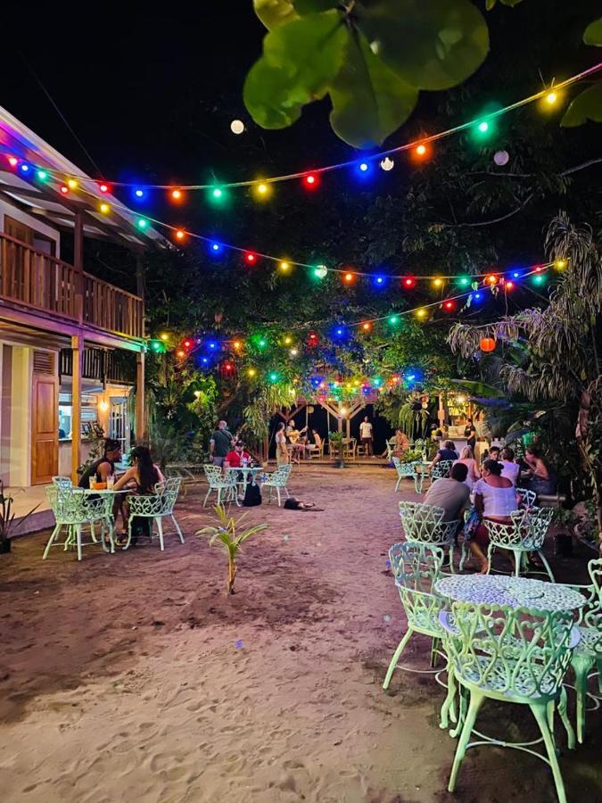El Hostel Del Patio Тортугеро Экстерьер фото